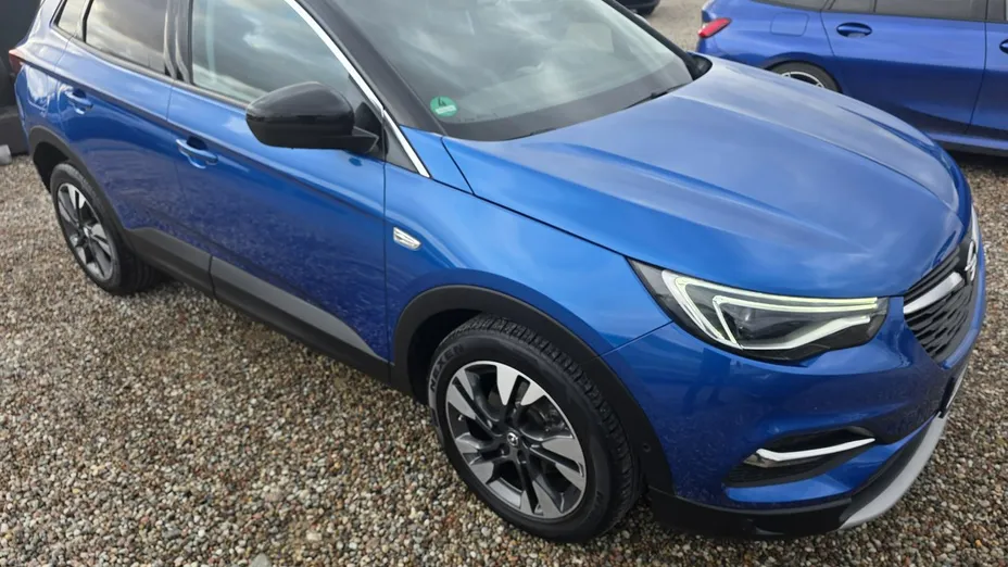 OPEL Grandland X -