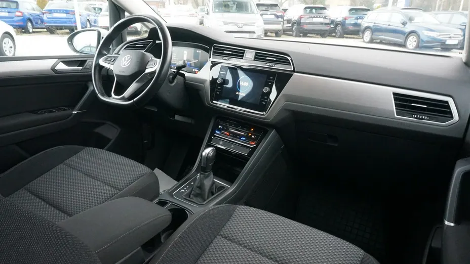 VOLKSWAGEN Touran -