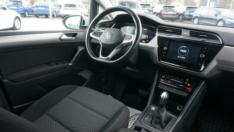 VOLKSWAGEN Touran -