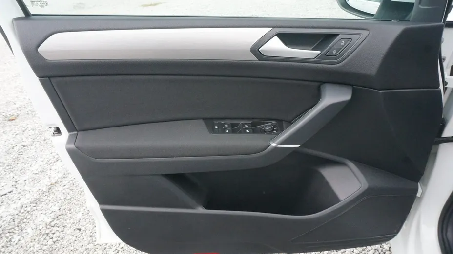 VOLKSWAGEN Touran -