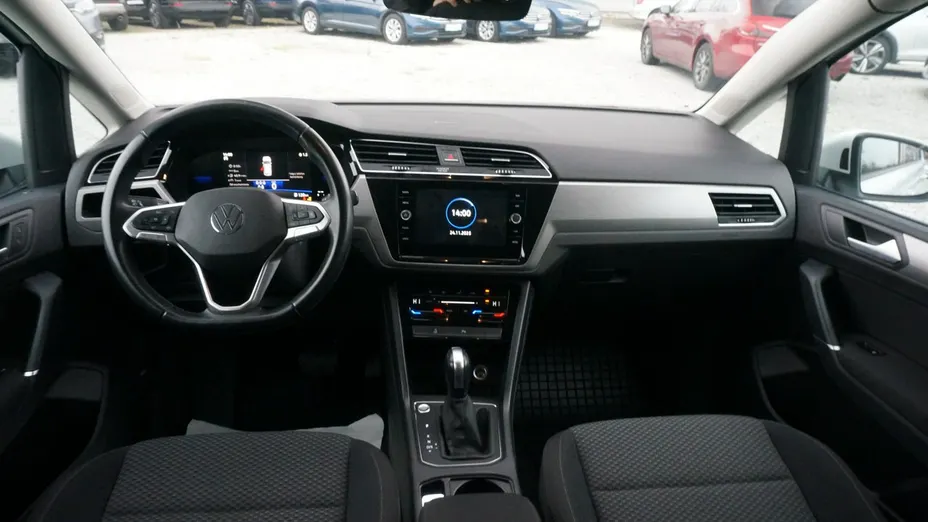 VOLKSWAGEN Touran -