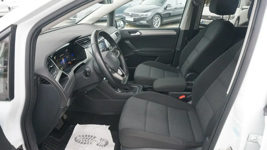 VOLKSWAGEN Touran -