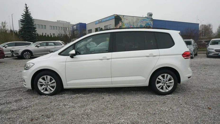 VOLKSWAGEN Touran -
