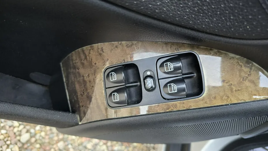 MERCEDES-BENZ C Klasa -