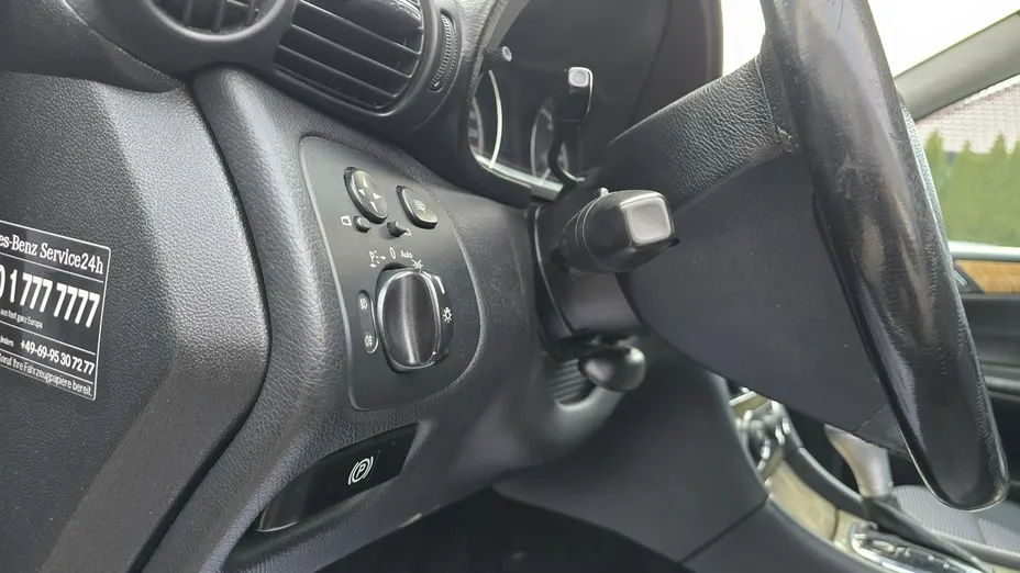 MERCEDES-BENZ C Klasa -