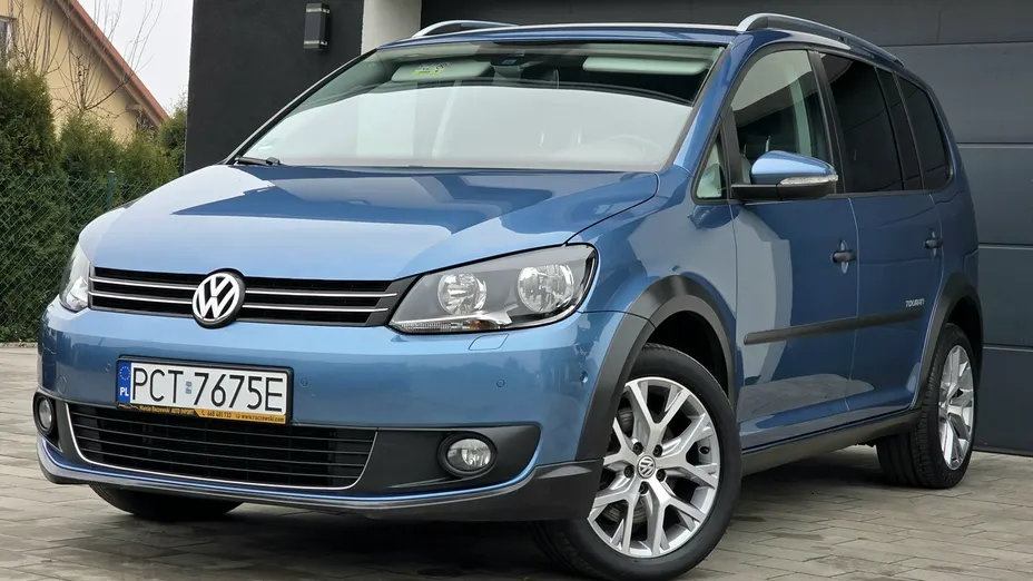 VOLKSWAGEN Touran -