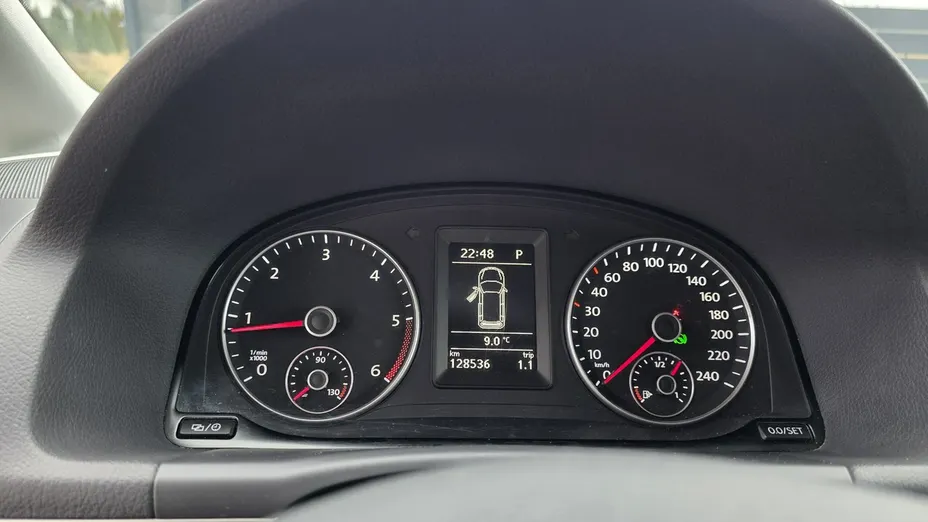 VOLKSWAGEN Touran -