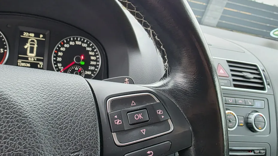 VOLKSWAGEN Touran -