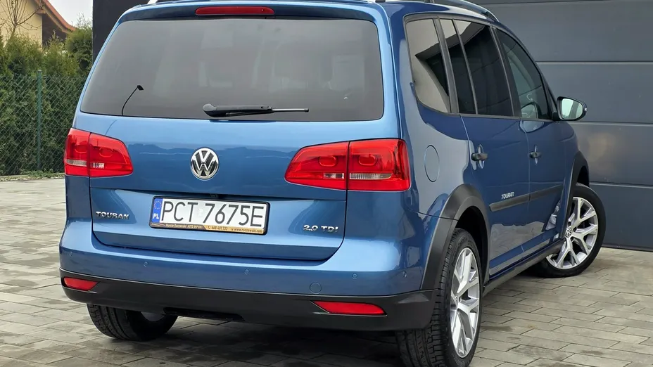 VOLKSWAGEN Touran -