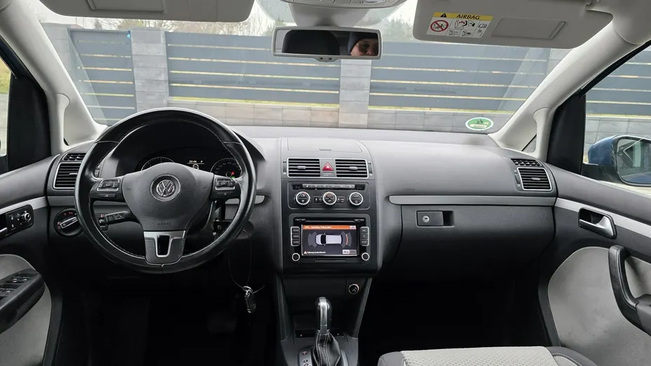 VOLKSWAGEN Touran -