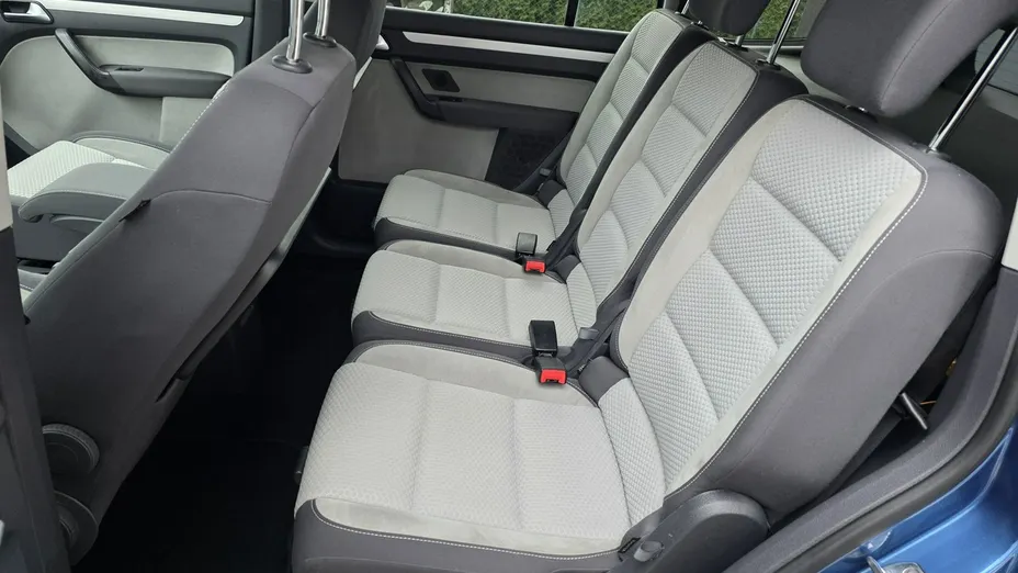 VOLKSWAGEN Touran -