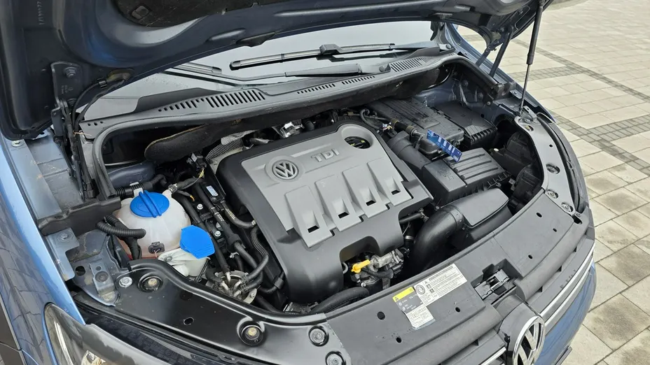 VOLKSWAGEN Touran -