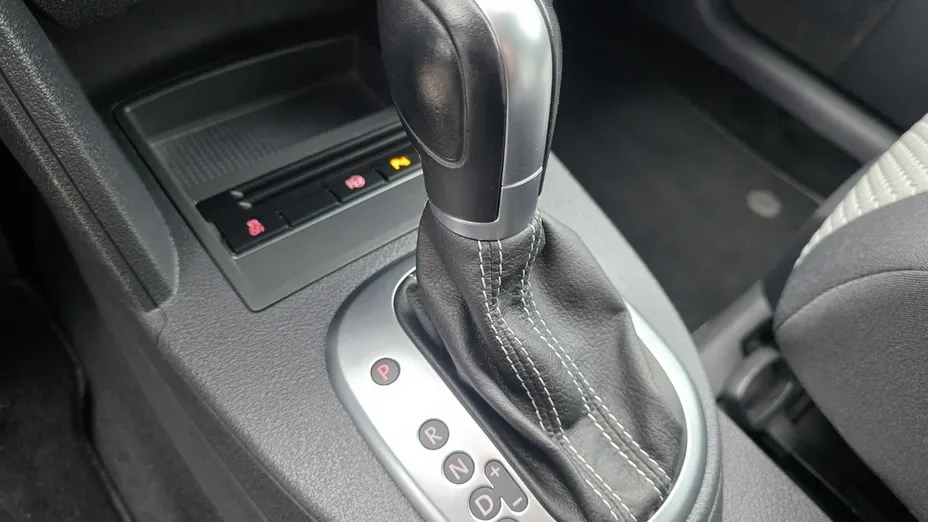 VOLKSWAGEN Touran -
