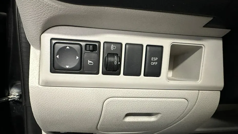 NISSAN Note -