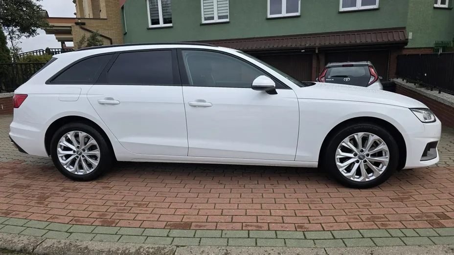 AUDI A4 -