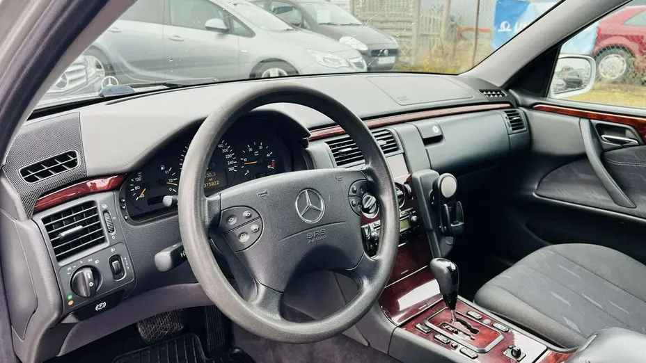 MERCEDES-BENZ E Klasa -