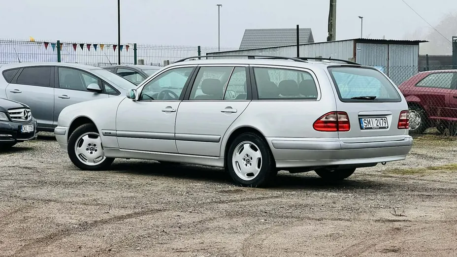 MERCEDES-BENZ E Klasa -
