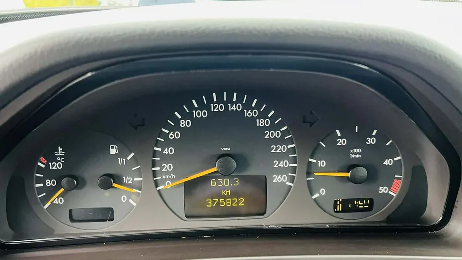 MERCEDES-BENZ E Klasa -