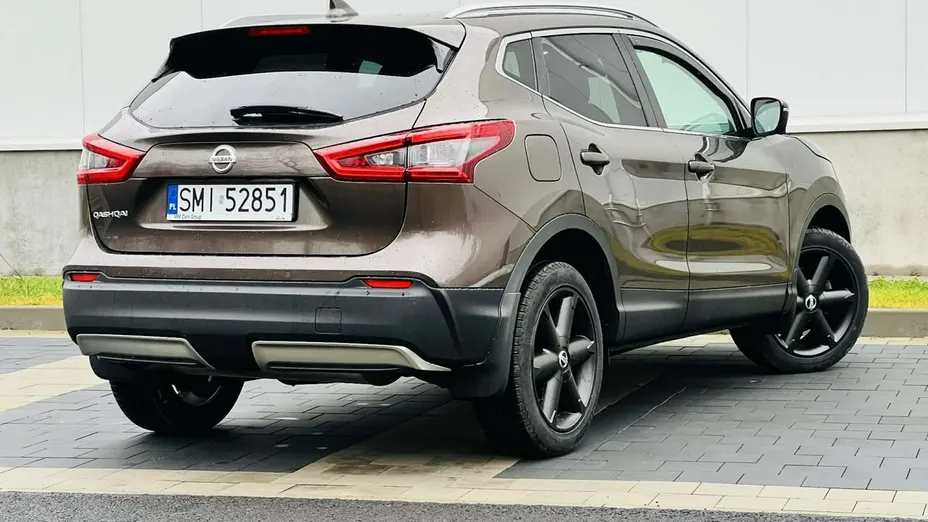 NISSAN Qashqai -