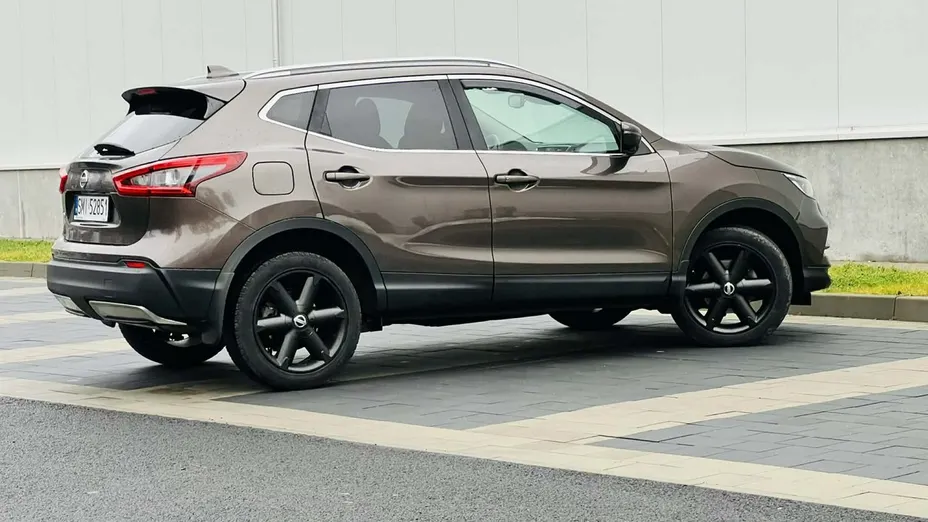 NISSAN Qashqai -