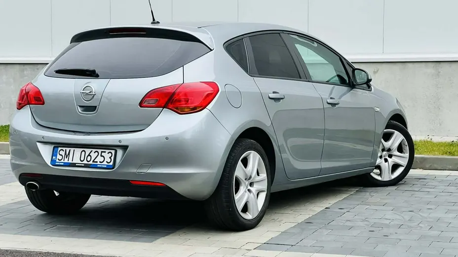OPEL Astra -