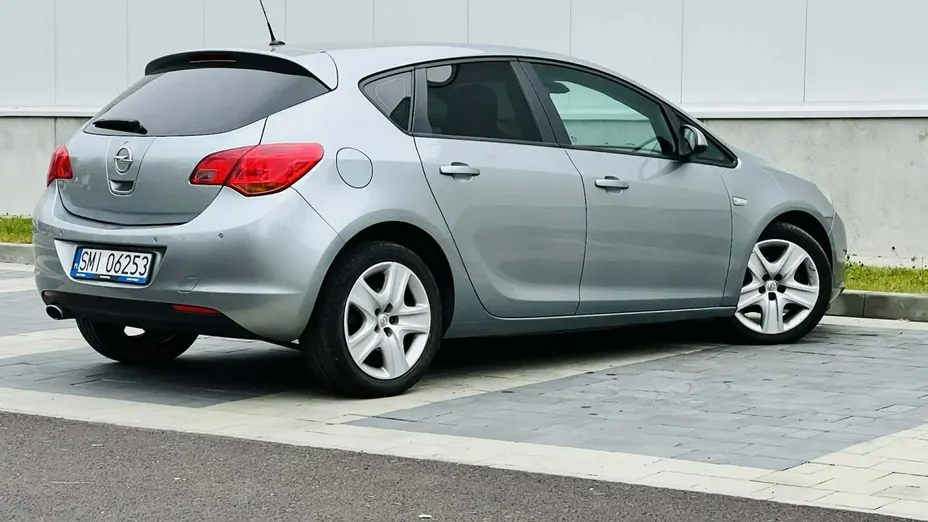 OPEL Astra -