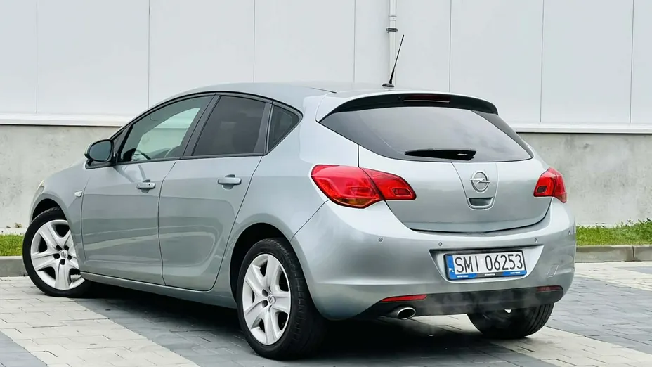 OPEL Astra -