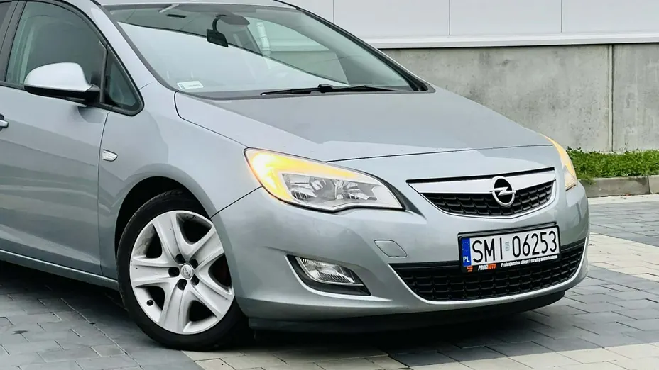 OPEL Astra -