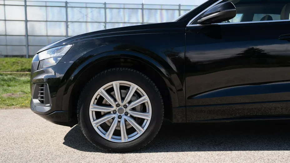 AUDI Q8 / E-Tron -
