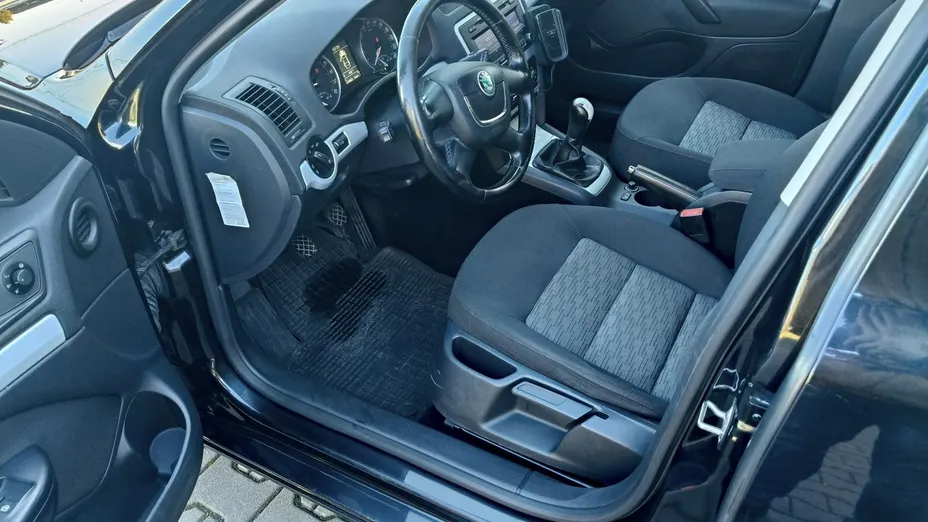 SKODA Octavia -
