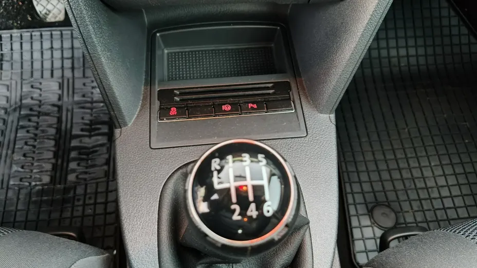 VOLKSWAGEN Touran -