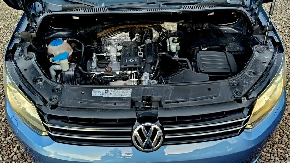 VOLKSWAGEN Touran -