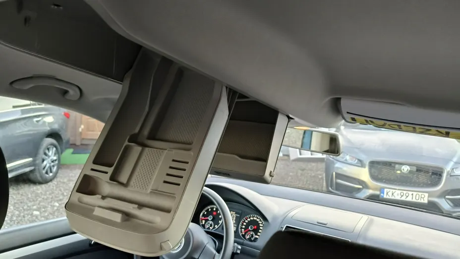 VOLKSWAGEN Touran -
