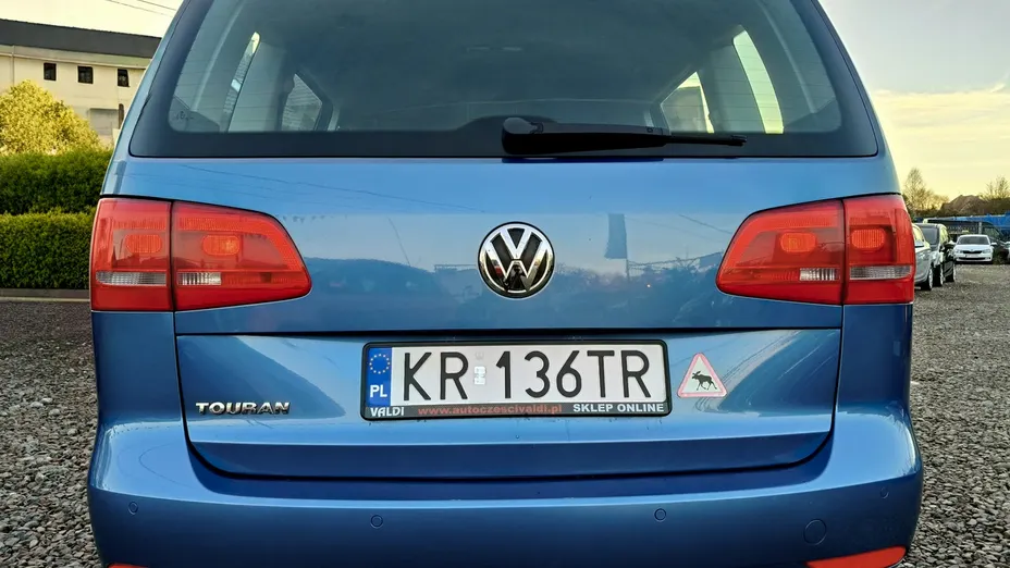 VOLKSWAGEN Touran -