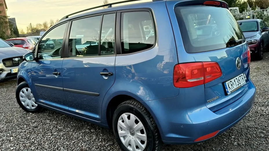 VOLKSWAGEN Touran -
