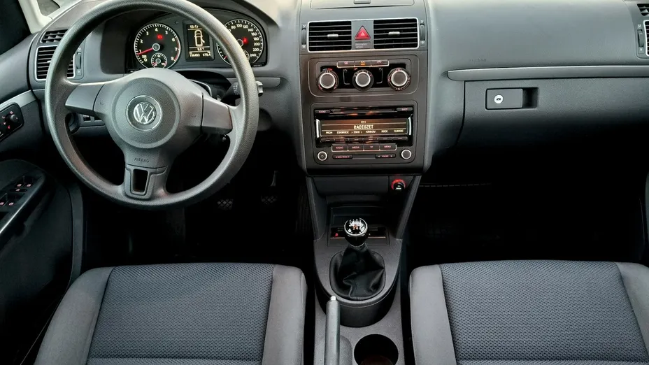 VOLKSWAGEN Touran -