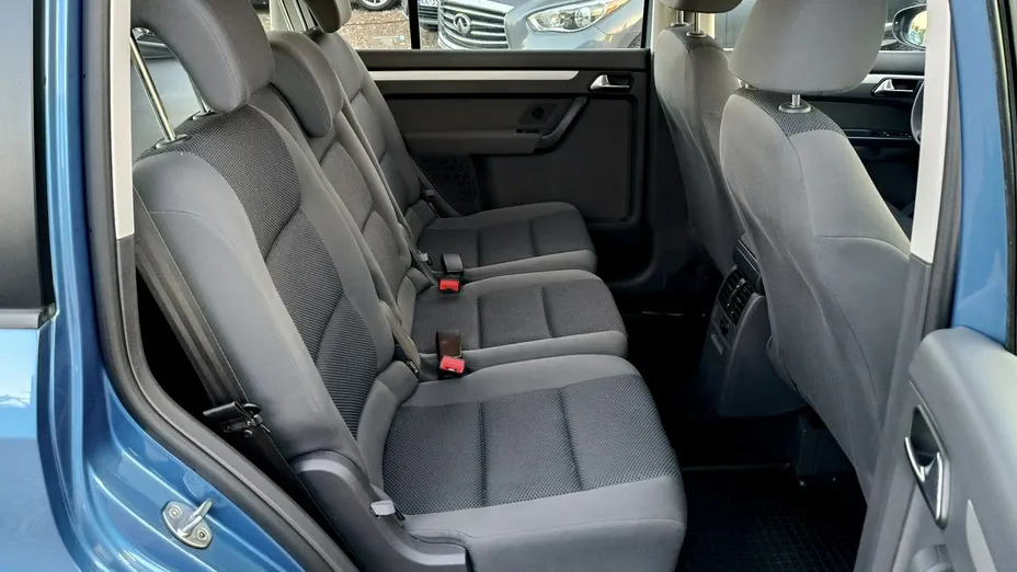 VOLKSWAGEN Touran -
