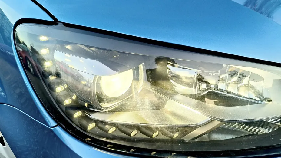 VOLKSWAGEN Touran -