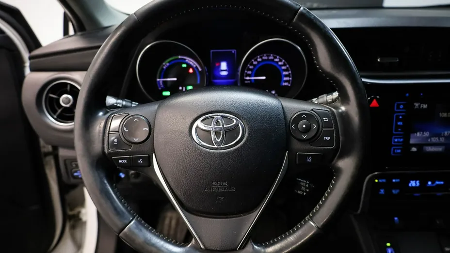 TOYOTA Auris -