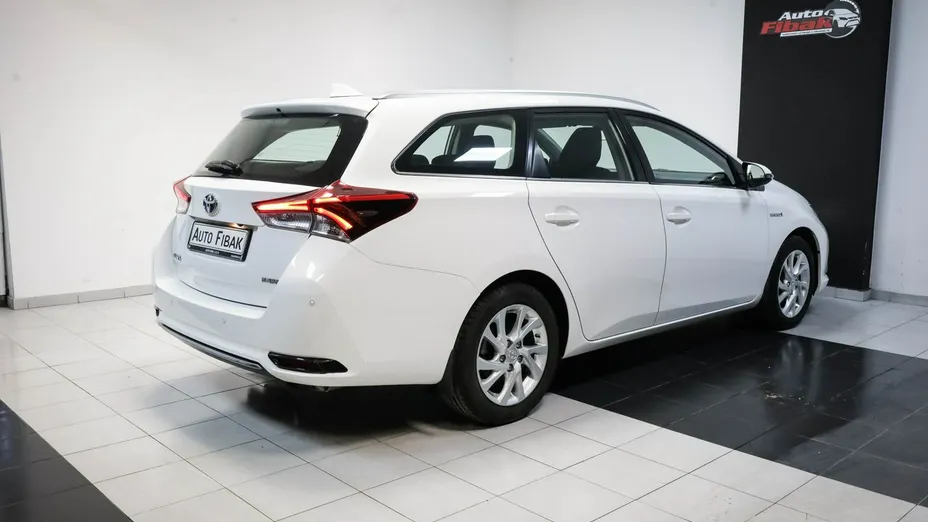 TOYOTA Auris -