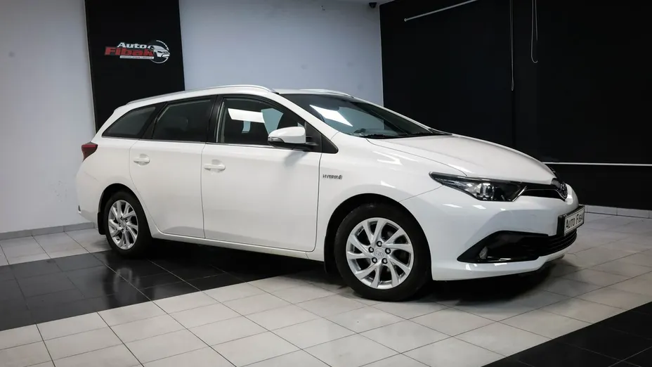 TOYOTA Auris -