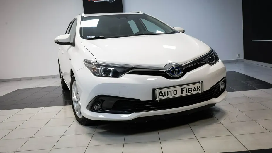 TOYOTA Auris -
