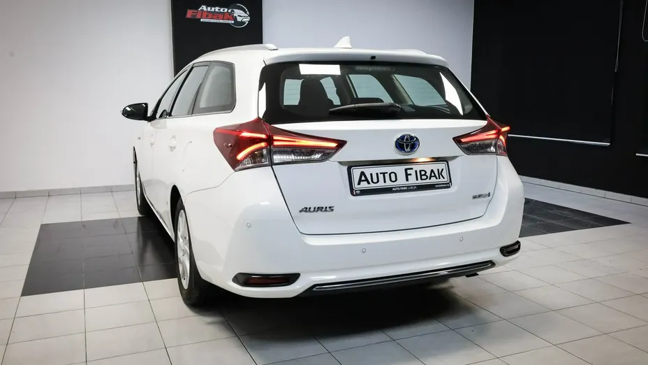 TOYOTA Auris -