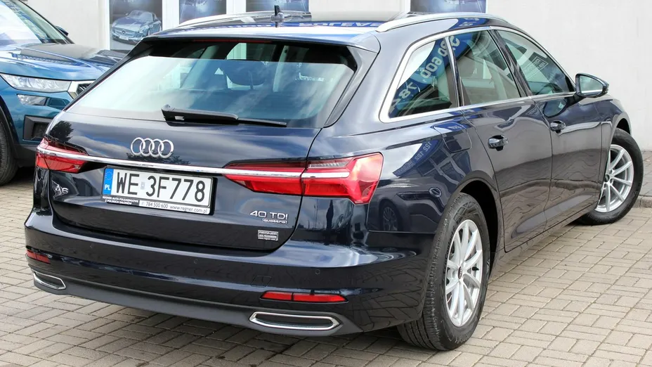 AUDI A6 -
