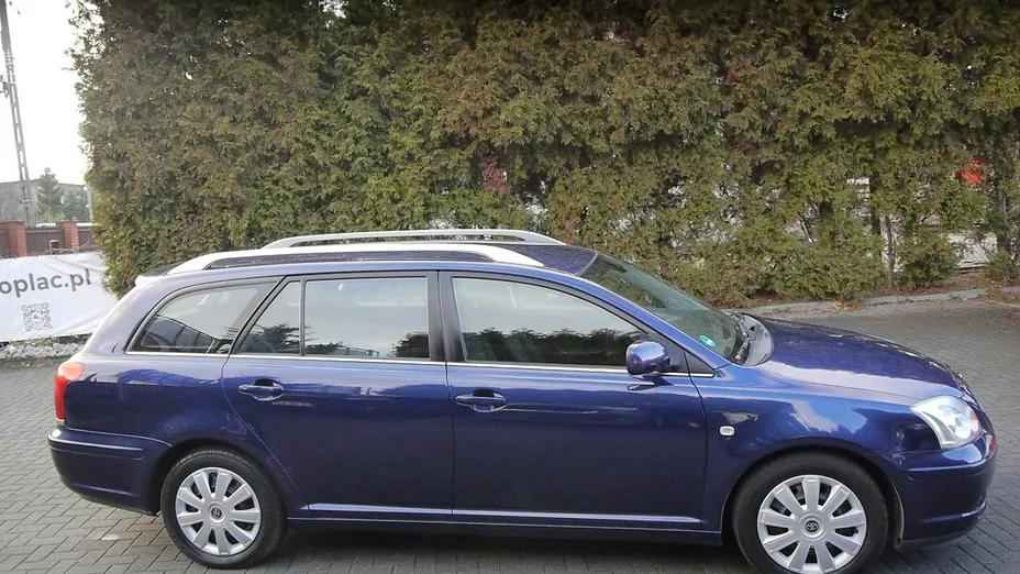 TOYOTA Avensis -