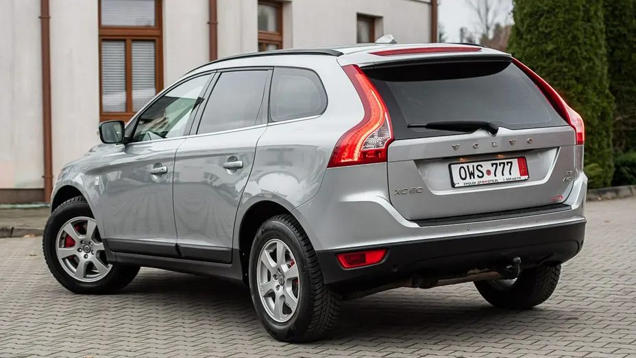 VOLVO XC60 -