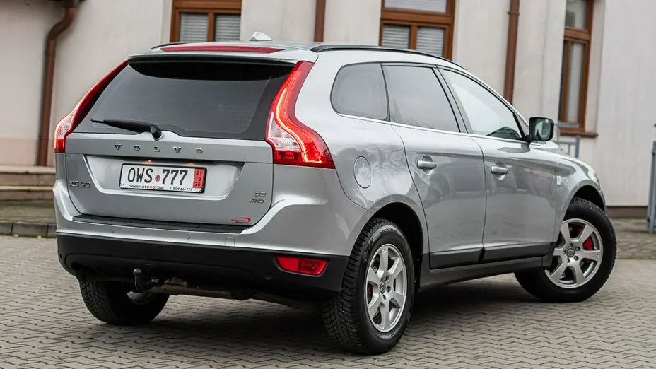 VOLVO XC60 -