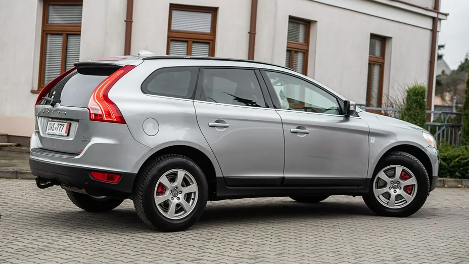 VOLVO XC60 -