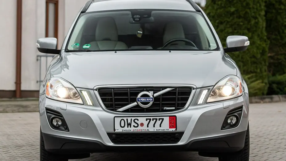 VOLVO XC60 -
