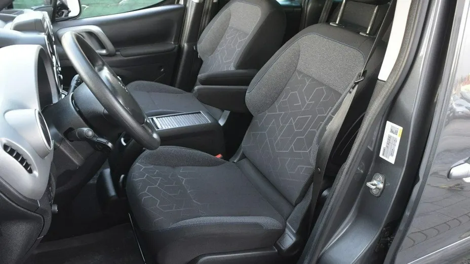 PEUGEOT Partner -